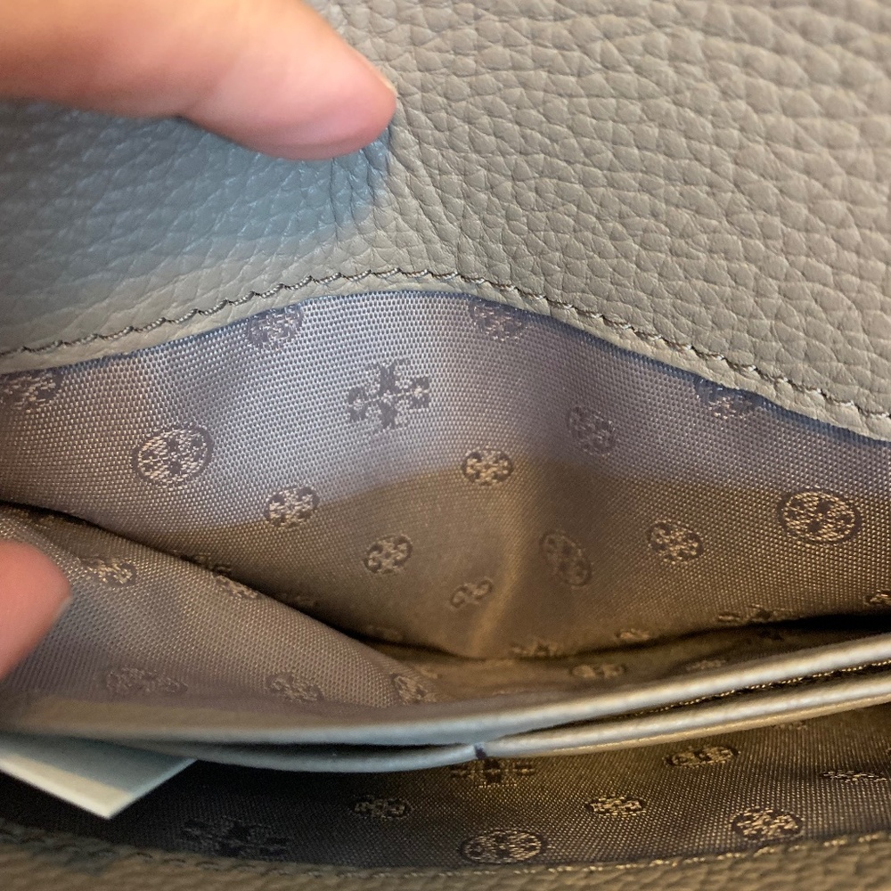 Tory Burch Britten Chain Wallet - Picture 9 of 16